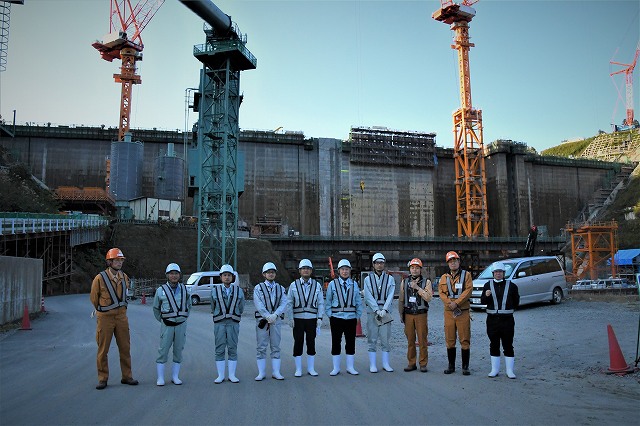 2020年11月13日 川上ダム本体建設工事（大林組）の現場見学会 | コンクリート生産性向上協議会（P協議会） | 協議会 | 近未来コンクリート研究会